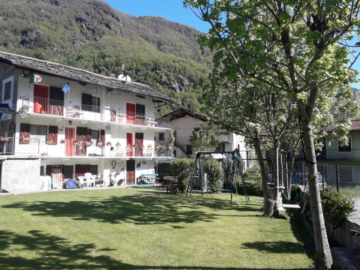Bed and Breakfast La Ghita à Sparone Extérieur photo