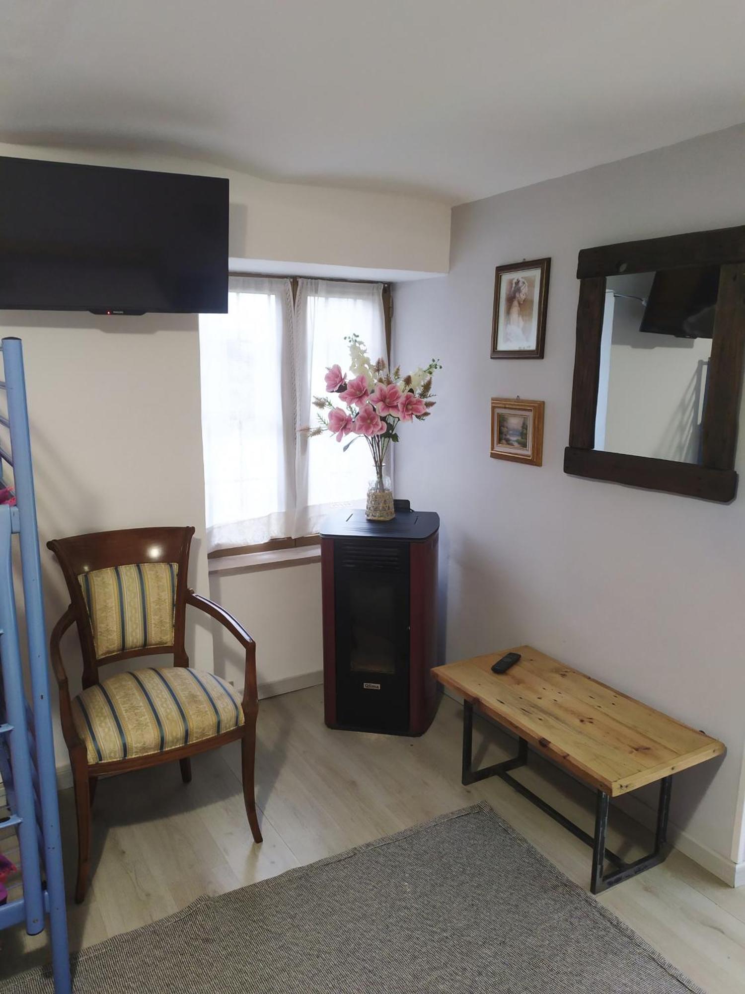 Bed and Breakfast La Ghita à Sparone Extérieur photo